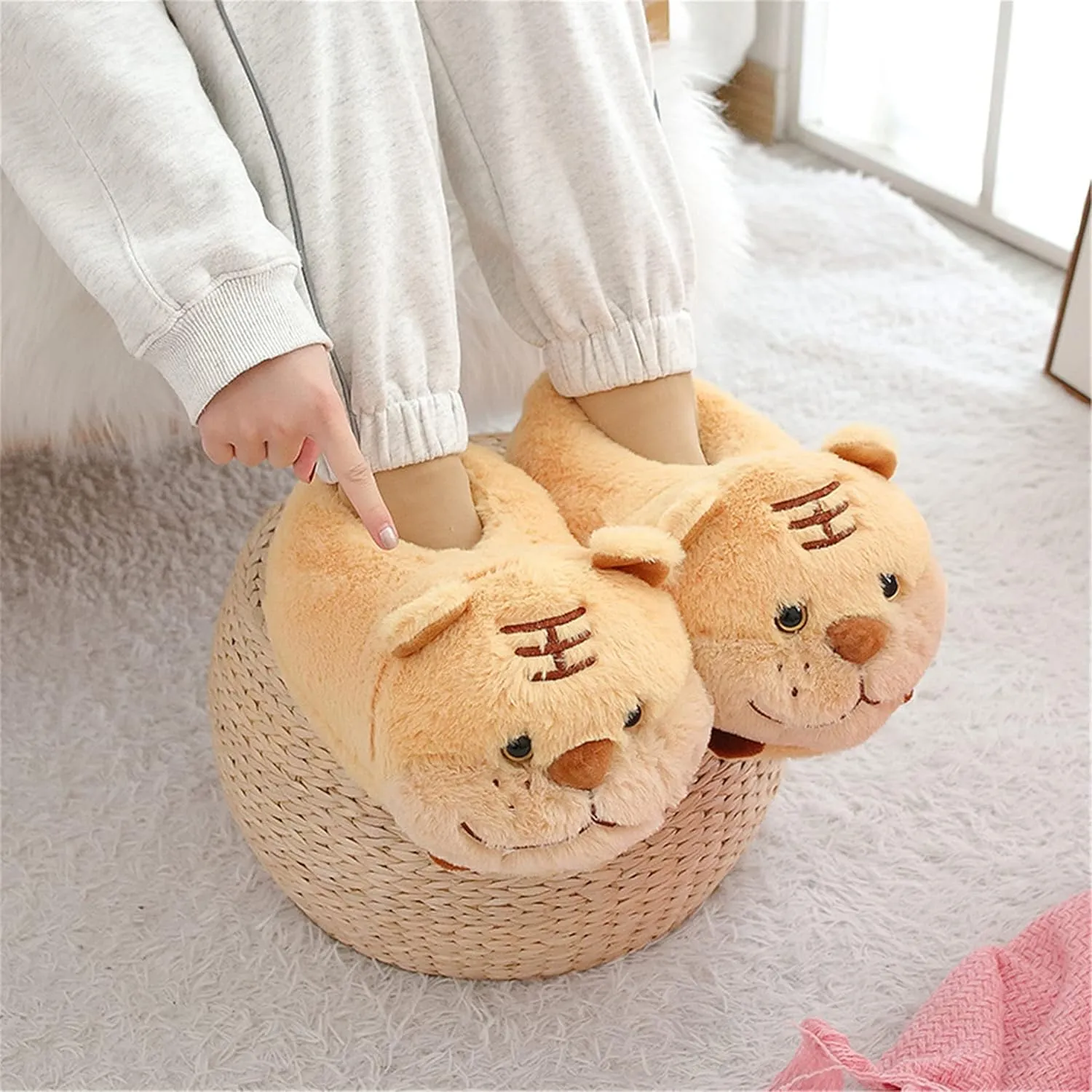 Cute Pig Cartoon Animal Home Furry Slippers - Women's Warm Winter Slippers