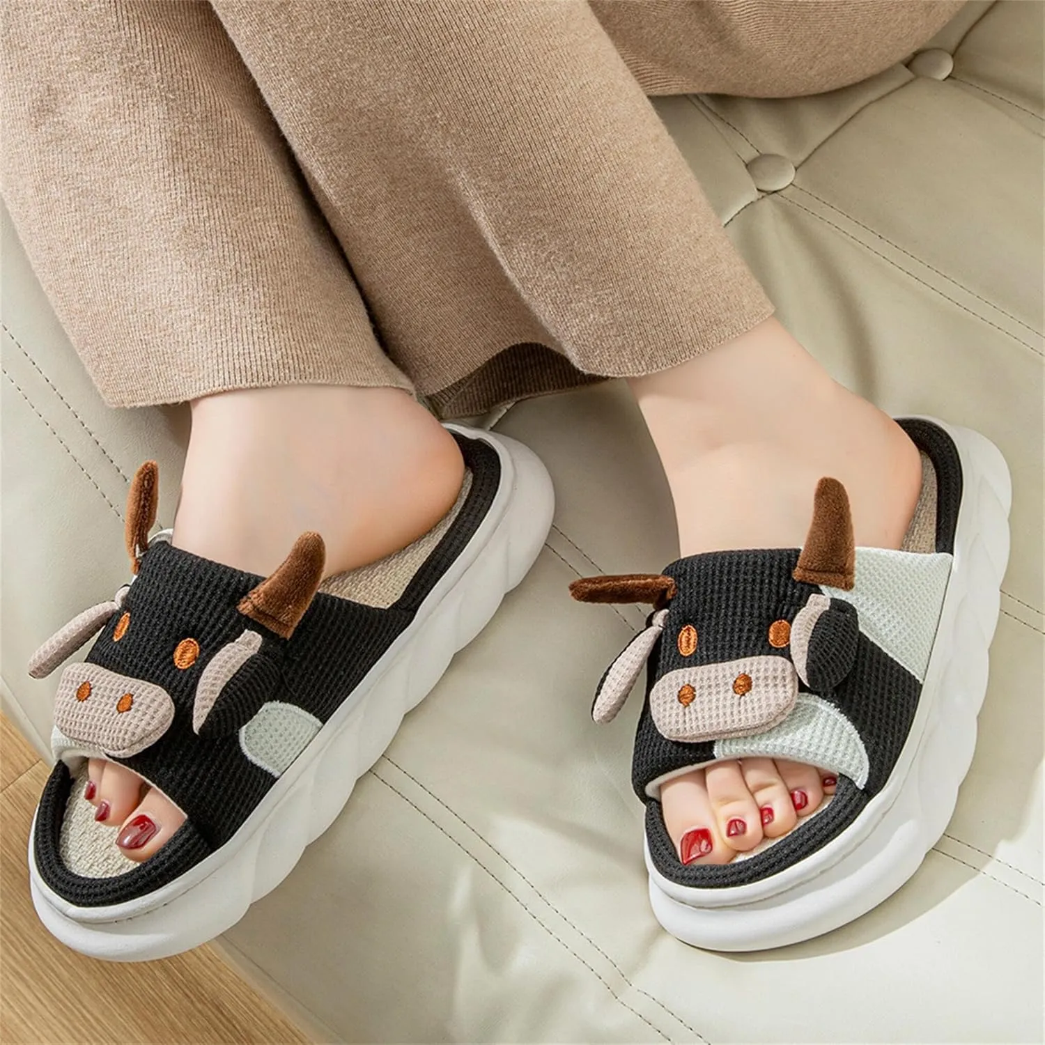 Women's Cute Animal Pig Slippers - Soft, Cosy Four Seasons Home Linen Slippers